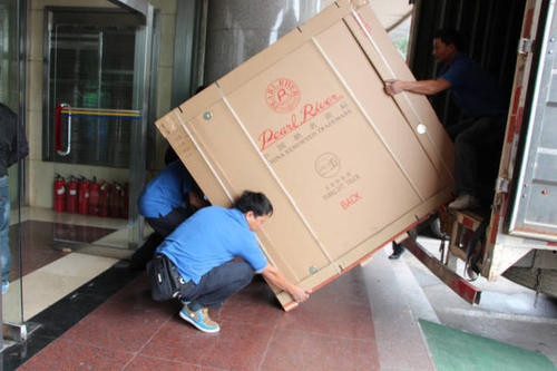 排湖风景区钢琴贵重工艺品无忧运